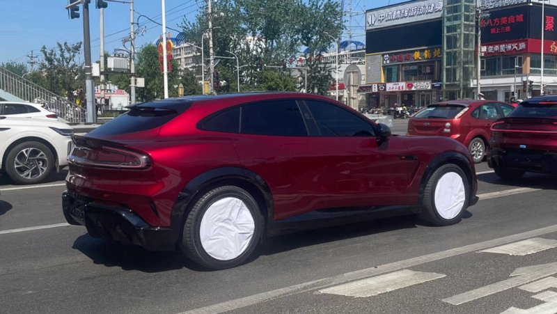 Xiaomi YU7 GT aparece em testes com 990 cv e desempenho acima da Ferrari Purosangue