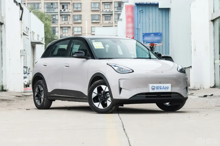 Geely EX2 vai evoluir na China e surpreende com autonomia que passa dos 450 km