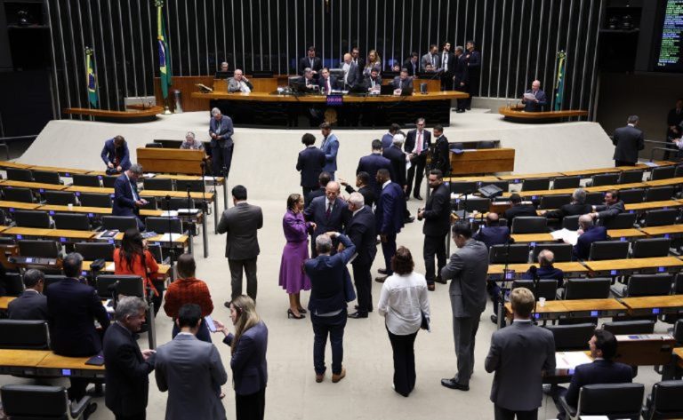 Renovação da CNH fica automática após decisão na Câmara
