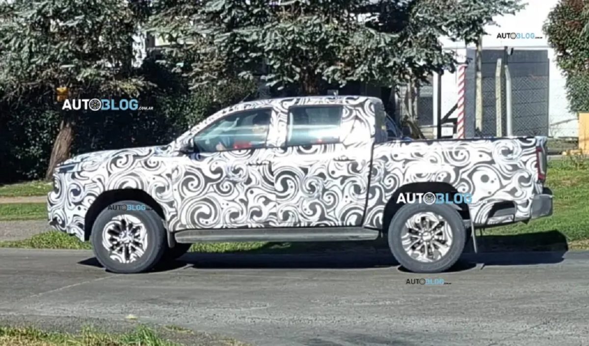 Nova Toyota Hilux elétrica aparece em testes na Argentina pela primeira vez