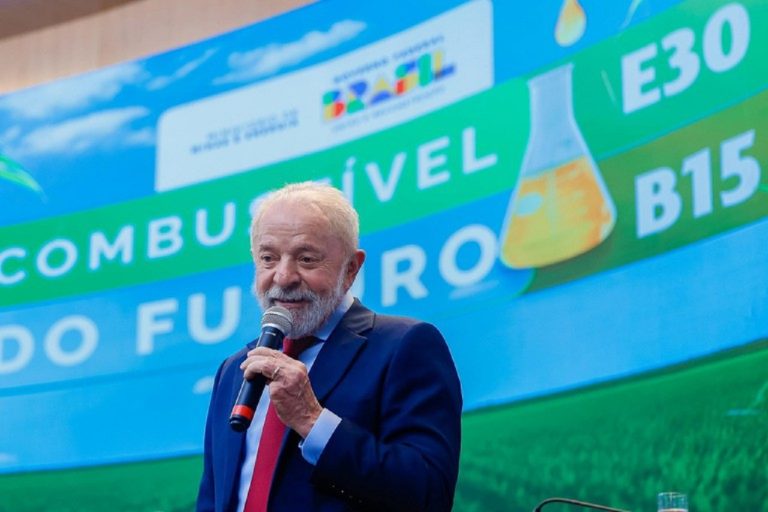 Etanol e biodiesel terão aumento na mistura obrigatória, confirma governo Lula