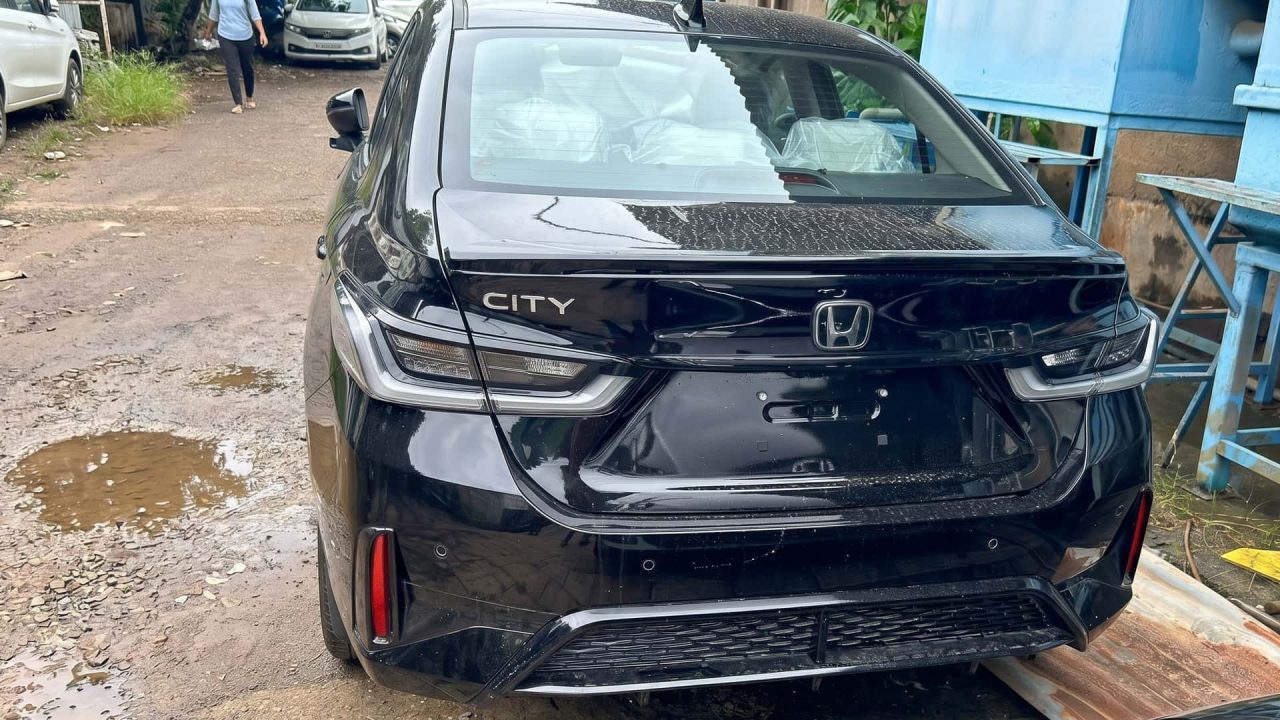 Novo Honda City 2028 surge com “cara de Prelude” e detalhe na grade chama atenção