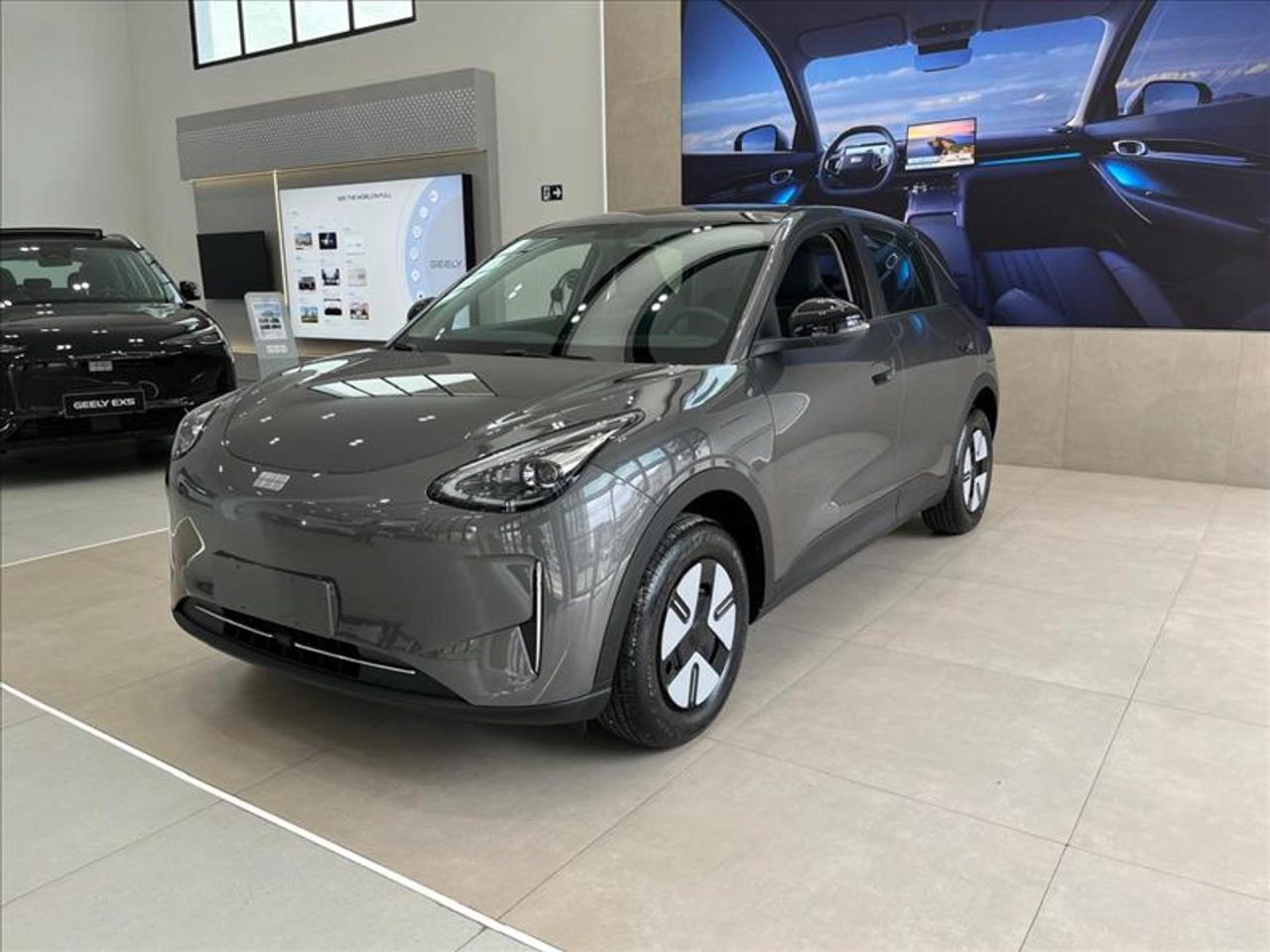 O Geely EX2 se destaca no mercado brasileiro de elétricos. Analisamos se a versão Max justifica o investimento extra de R$ 13 mil frente à Pro.