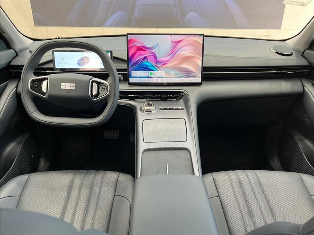 Geely EX5 EM-i vale a pena? Descubra os pontos fortes, defeitos e tudo sobre o SUV