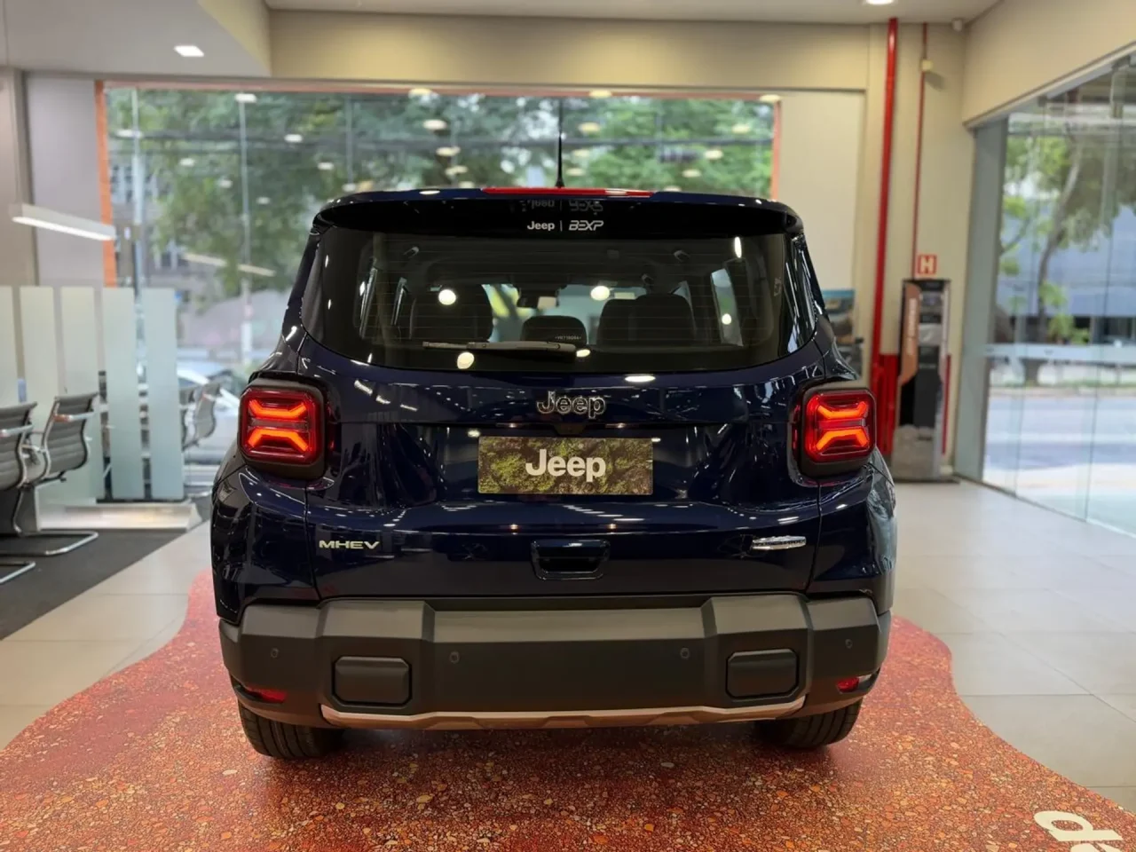Avaliamos o Jeep Renegade Longitude 2027 MHEV: híbrido leve muda mesmo o SUV?