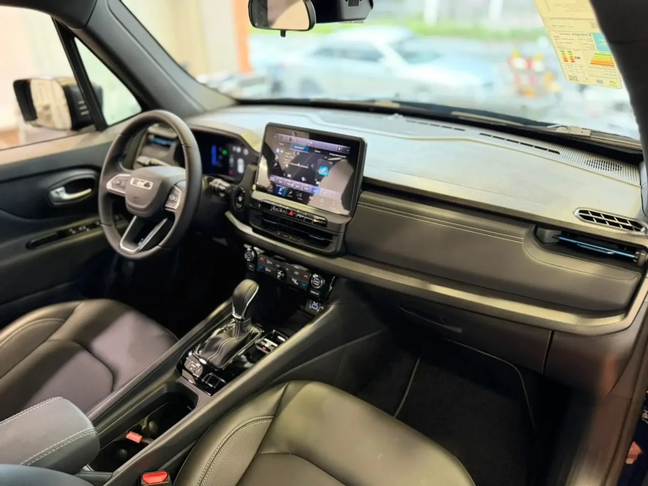 Avaliação: Jeep Renegade Sahara 2027 surpreende com teto solar e preço abaixo de T-Cross e Creta