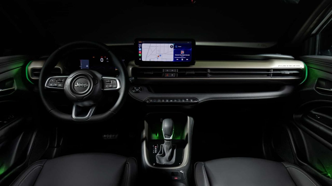 Novo Jeep Avenger brasileiro ganha interior inédito
