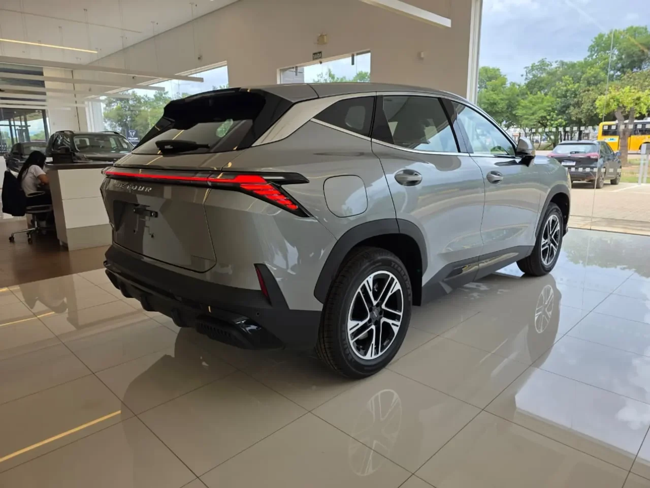 Avaliação do Jetour S06: SUV híbrido potente faz 36 km/l e custa menos de R$ 185 mil