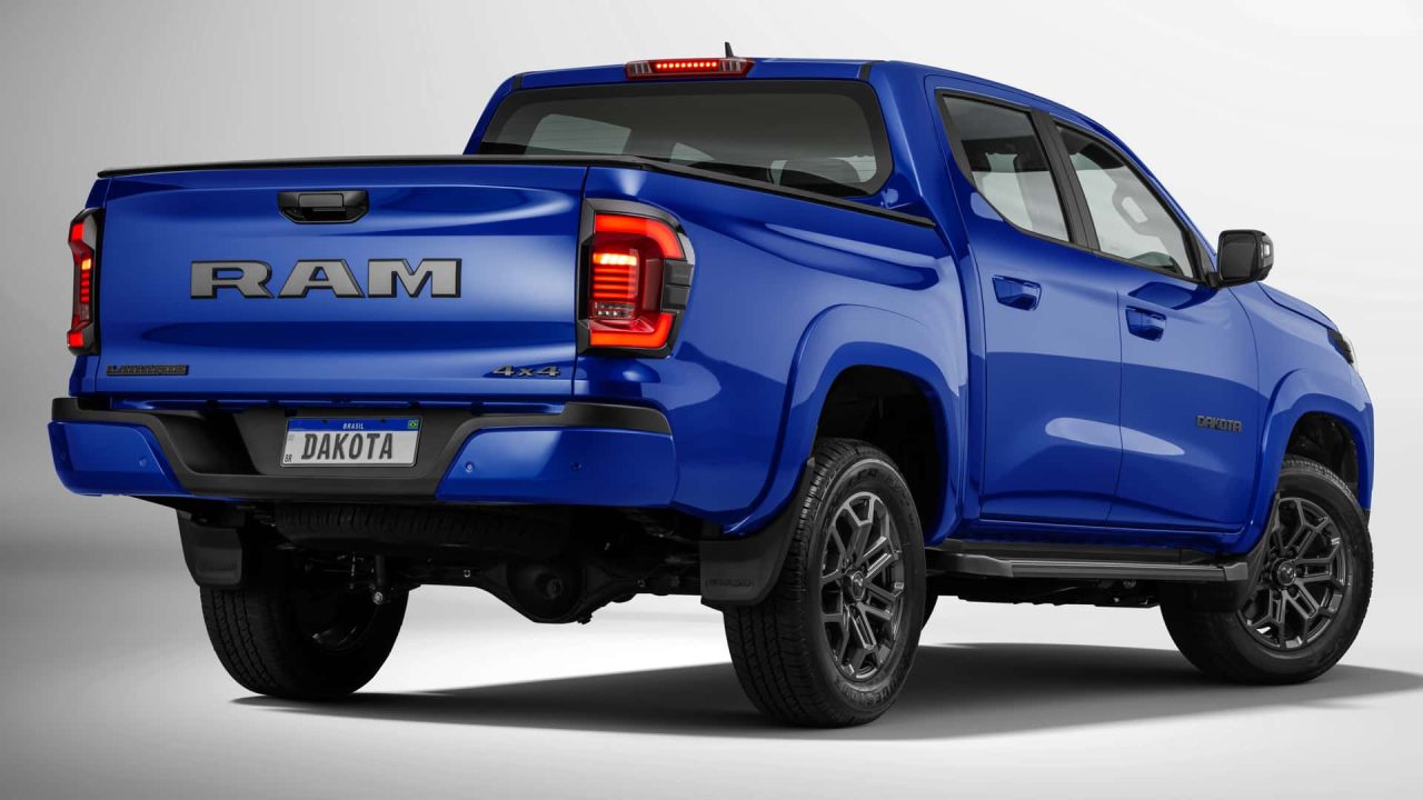 Ram lança Dakota Night Edition com acabamento escurecido por R$ 329.990