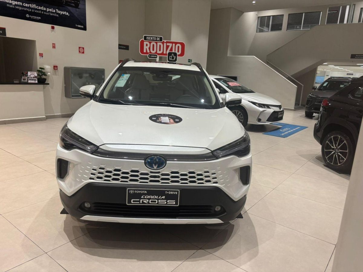 Toyota Corolla Cross XRX Hybrid 2026: o que revela a avaliação da versão topo híbrida