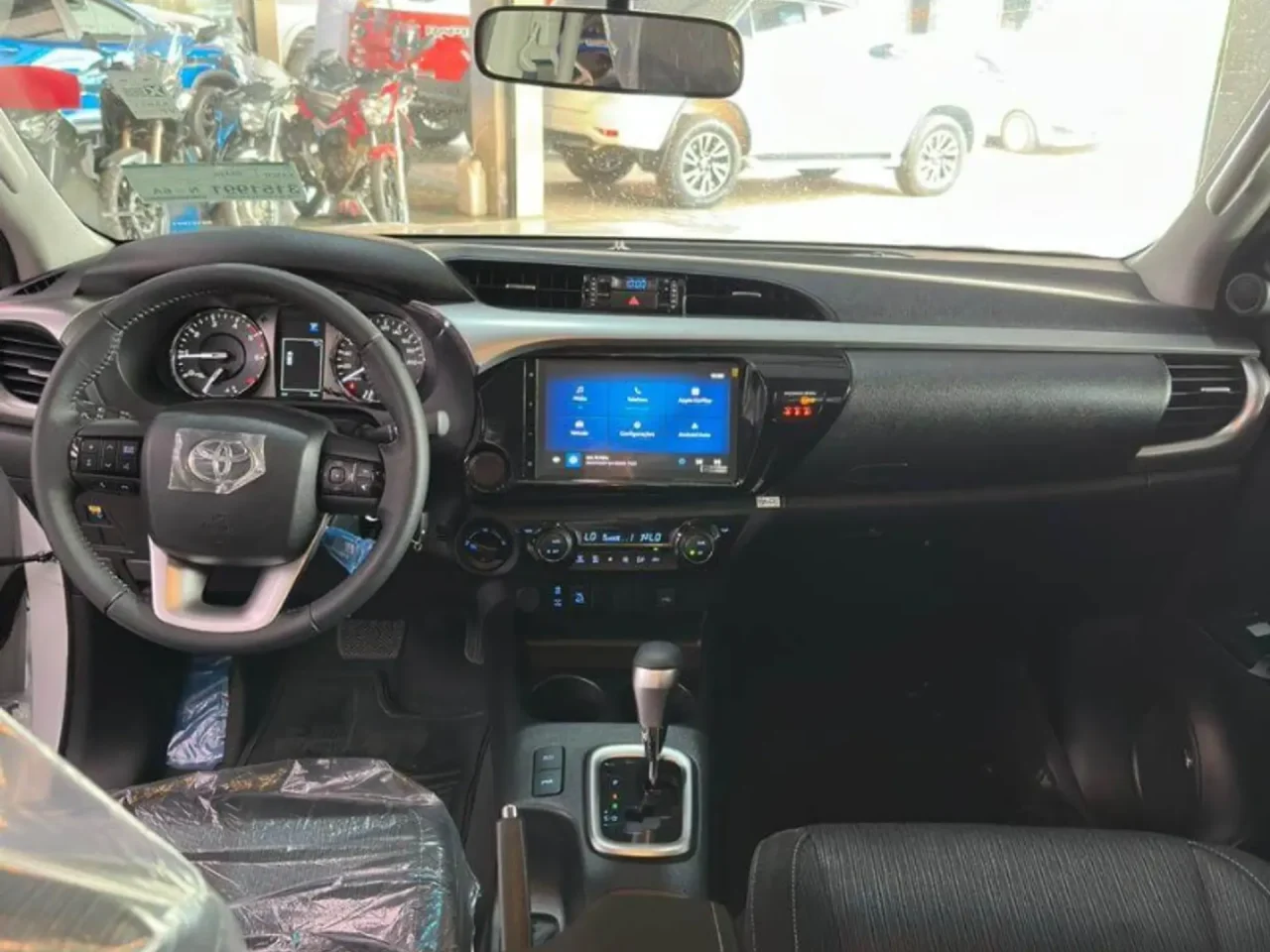 Hilux SR 2026 vale a pena? Picape da Toyota aposta em 10 anos de garantia e vantagens no CNPJ