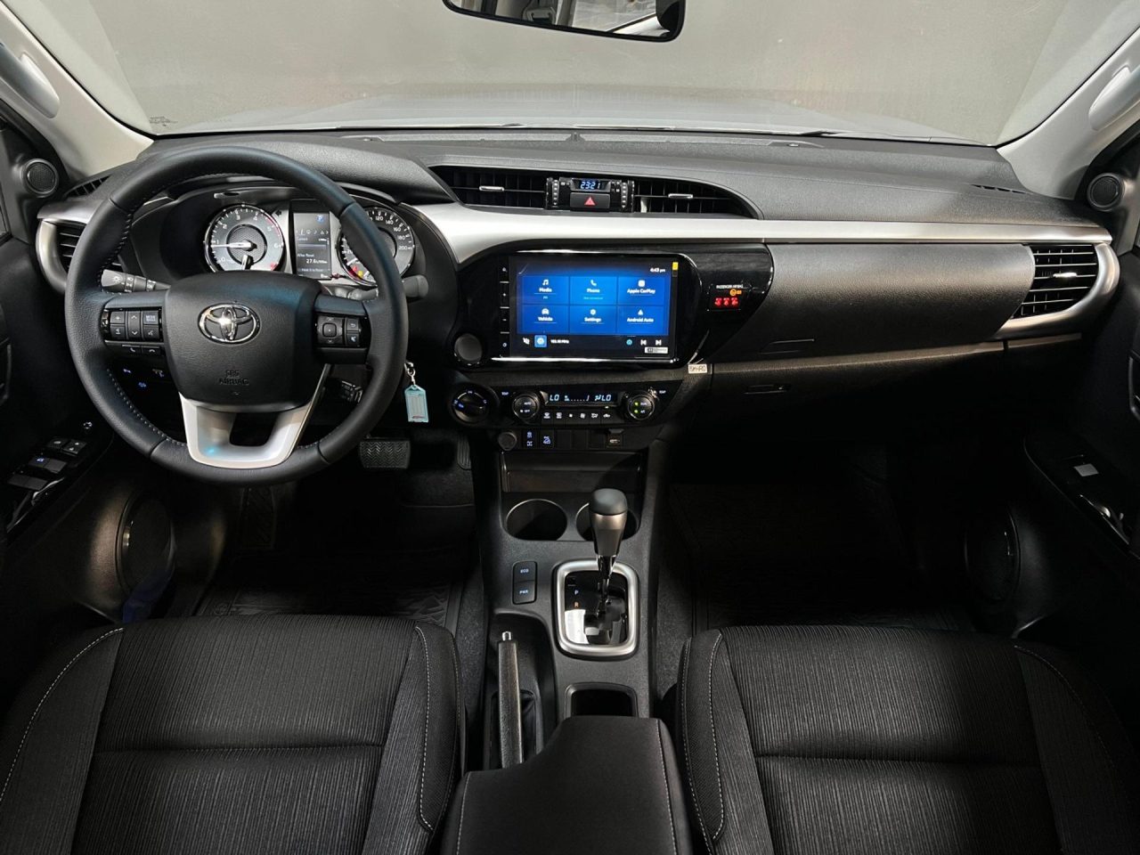 Toyota Hilux SR 2026: vale a pena para produtor rural com 10 anos de garantia?