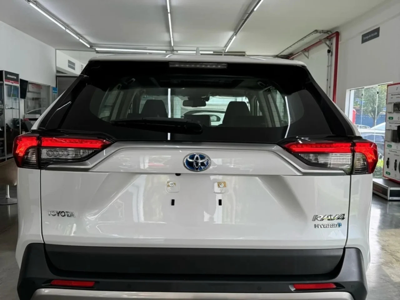 Avaliamos o novo Toyota RAV4 Hybrid 2026: SUV surpreende no consumo