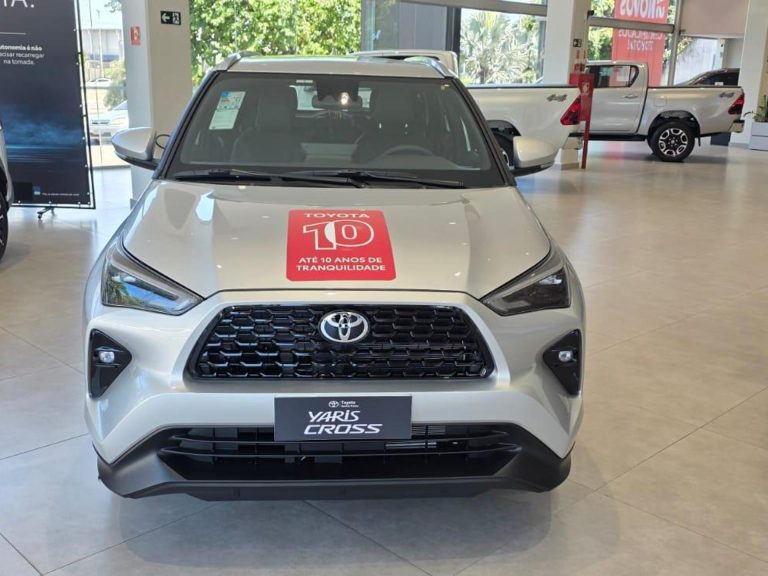Novo Toyota Yaris Cross 2026: quais são as diferenças entre as versões XR e XRE?