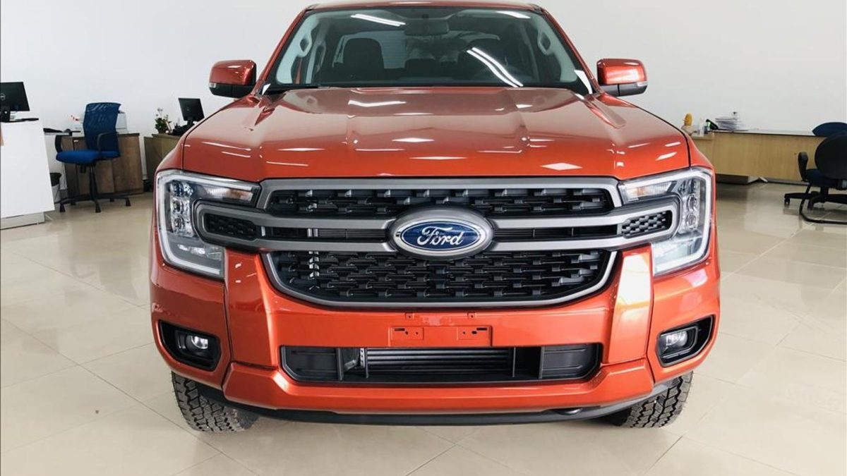 Conheça a Ford Ranger XLS 2026 equipada com motor 2.0 Turbo de 170 cv e tração 4x4