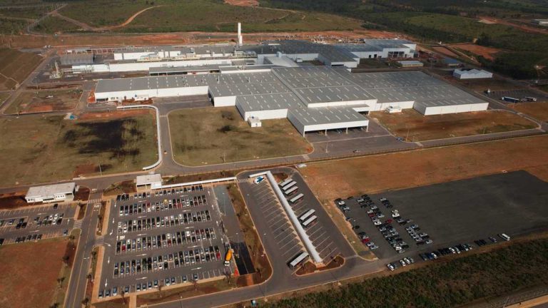 Toyota confirma data de inauguração de nova fábrica em Sorocaba (SP) e prepara picape híbrida