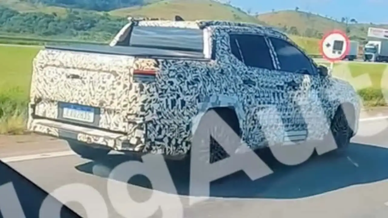 Nova caminhonete da Toyota aparece pela primeira vez em testes