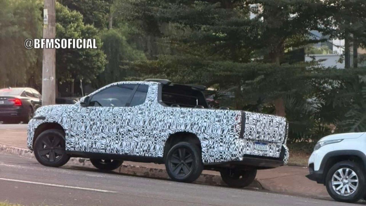 Nova VW Tukan cabine simples é flagrada e promete rivalizar com a Fiat Strada