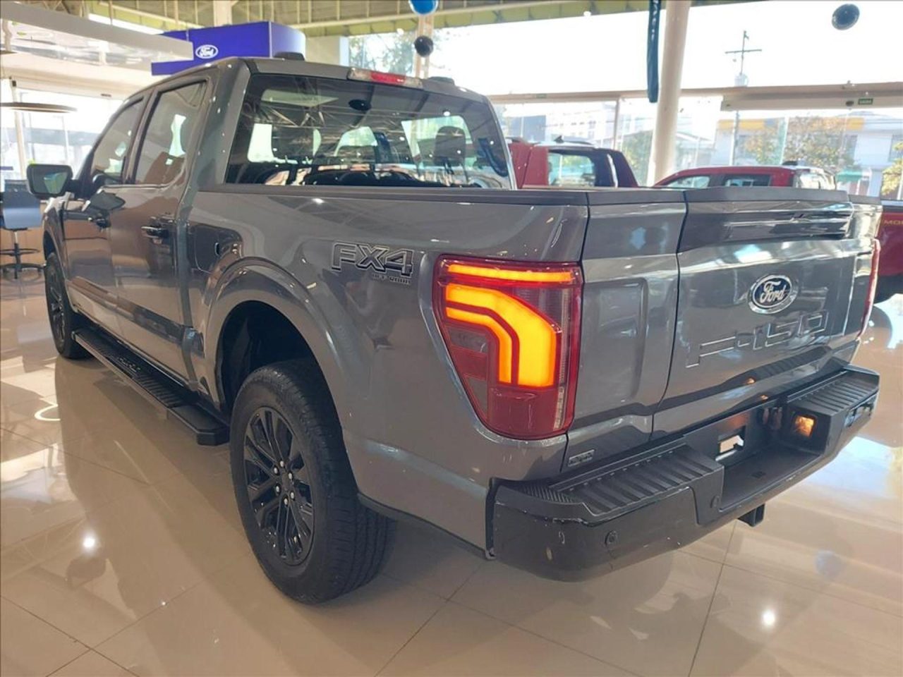 Avaliação: Nova Ford F-150 Lariat Black revela seus pontos fortes e diferenciais