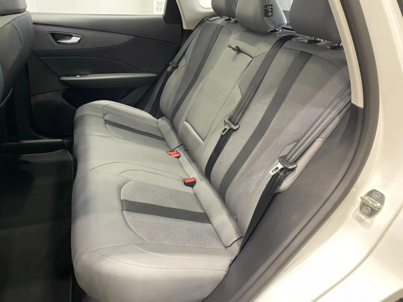 Avaliação MG S5 Luxury 2027: SUV elétrico aposta em conforto e tecnologia, mas preço desafia rivais