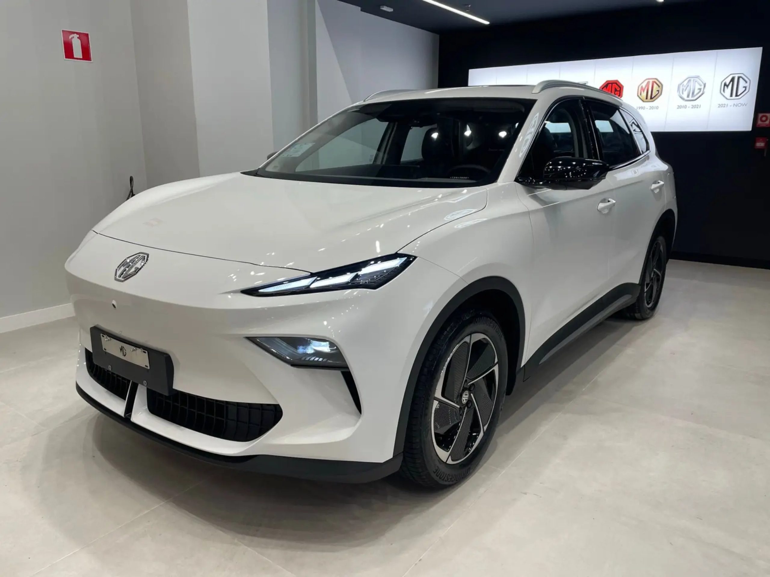 Avaliação MG S5 Luxury 2027: SUV elétrico aposta em conforto e tecnologia, mas preço desafia rivais