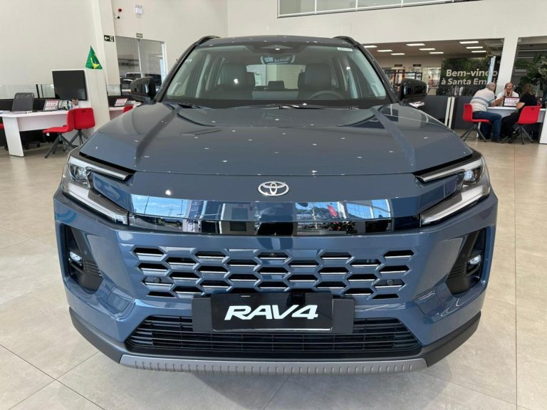 Toyota RAV4 SX Híbrido 2026 passa por avaliação; confira os pontos fortes